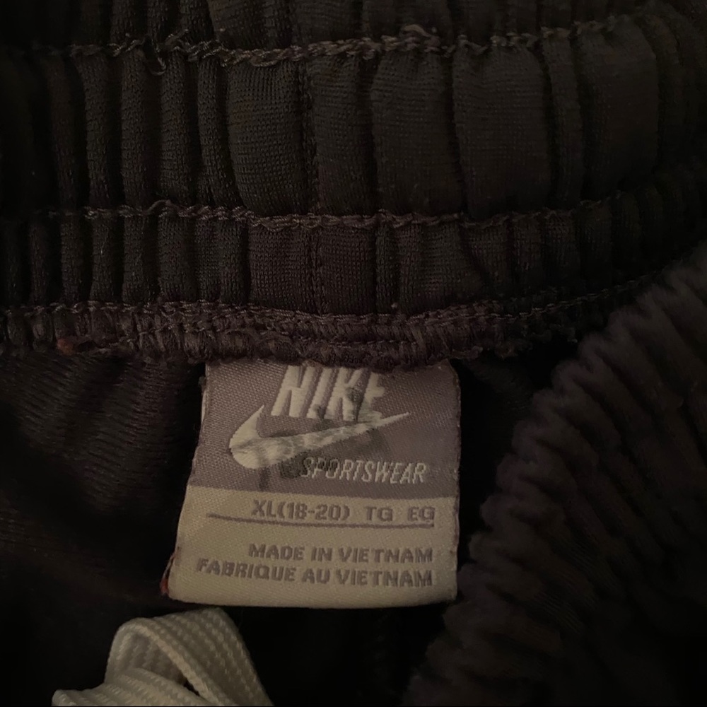 Boy’s NIKE Dark Gray Sweatpants - Picture 4 of 4